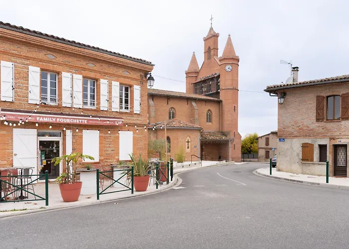 Sur La Place , Centre Village Cosy & Calme 2Ch