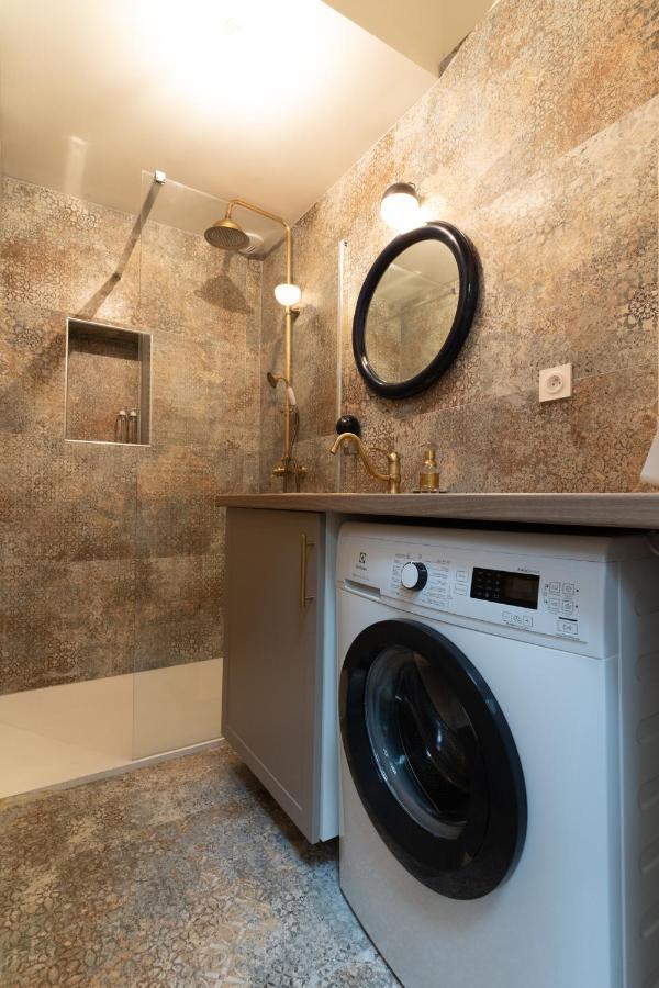 Sur La Place , Centre Village Cosy & Calme 2ch Apartment Lapeyrouse-Fossat