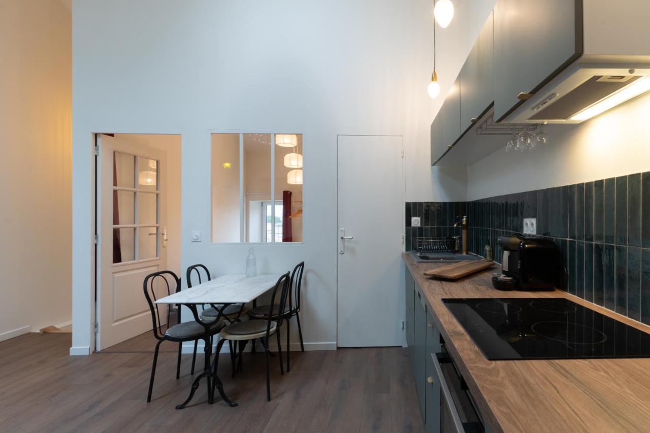 Apartment Sur La Place , Centre Village Cosy & Calme 2ch *