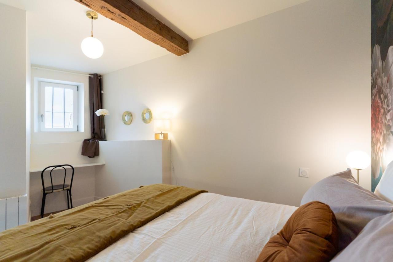Sur La Place , Centre Village Cosy & Calme 2ch Apartment Lapeyrouse-Fossat