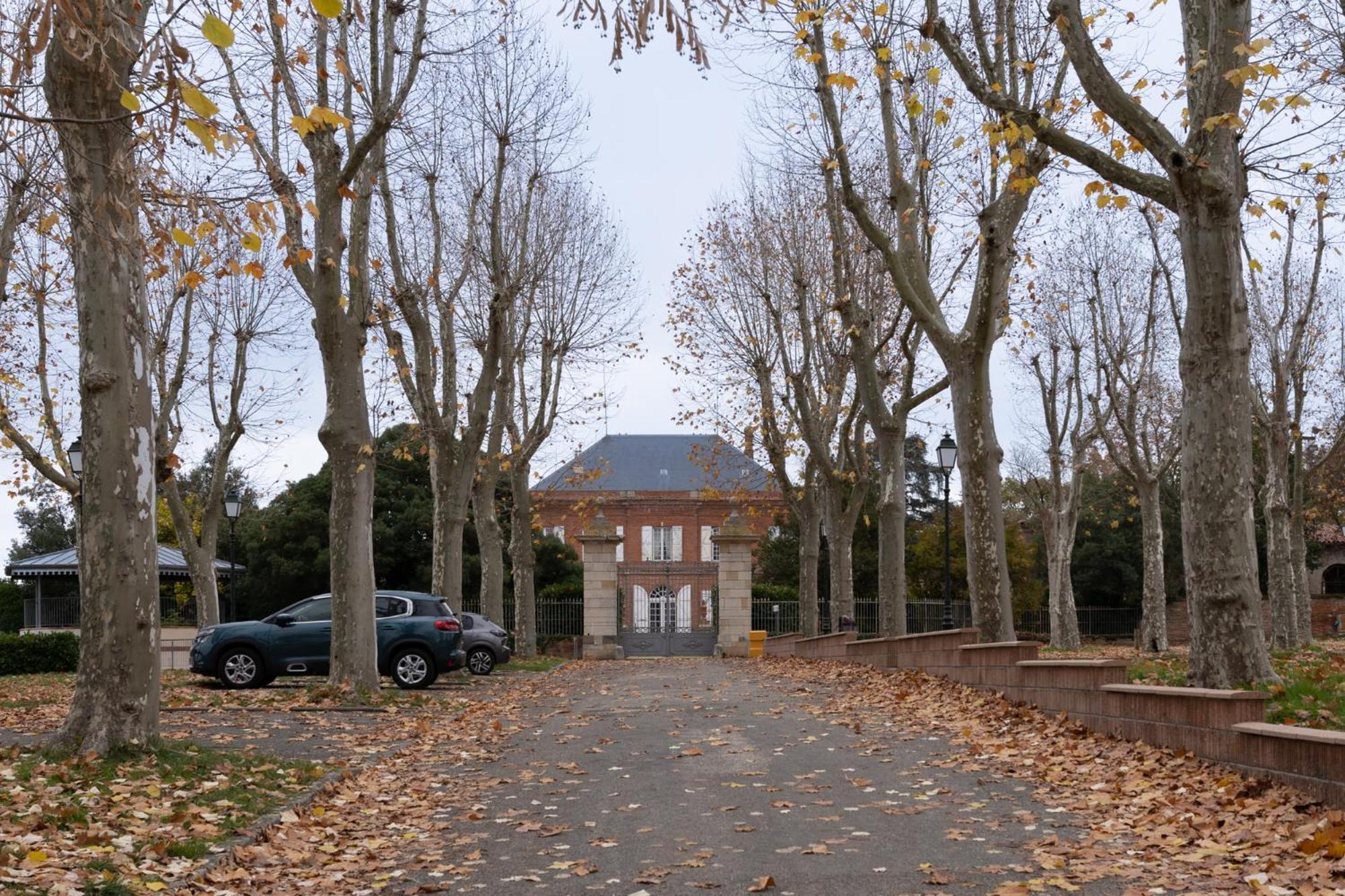 Sur La Place , Centre Village Cosy & Calme 2ch